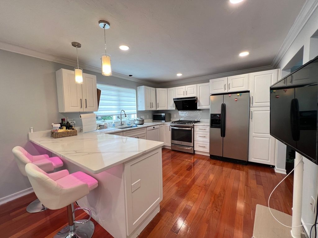 46 Suomi Rd, Quincy, MA 02169