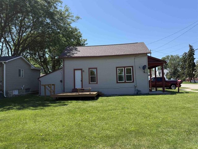 121 E MELVIN AVENUE, Oshkosh, WI 54901