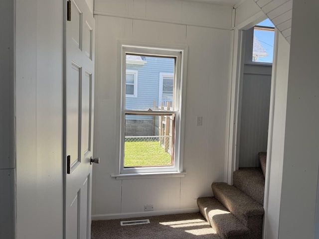 121 E MELVIN AVENUE, Oshkosh, WI 54901