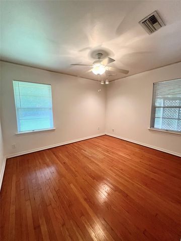 4057 Woodfox Street, Houston, TX 77025