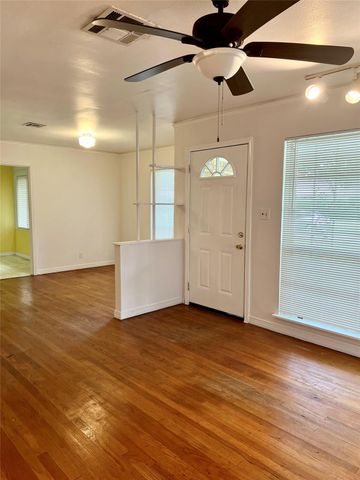 4057 Woodfox Street, Houston, TX 77025