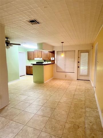 4057 Woodfox Street, Houston, TX 77025