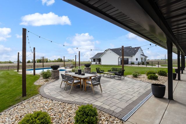 15878 N 2120 Avenue, Geneseo, IL 61254