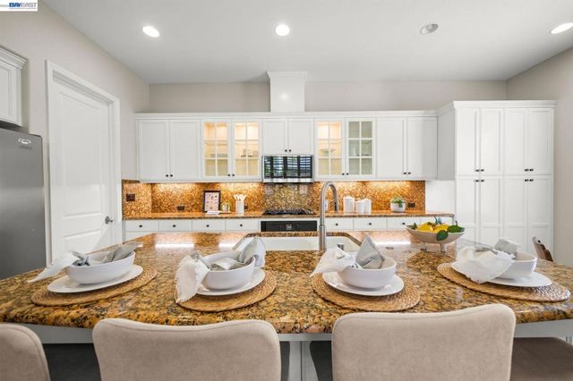 3863 Welshland St, Danville, CA 94506