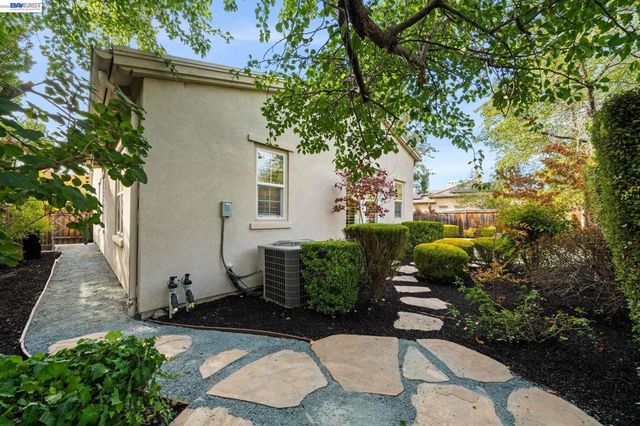 3863 Welshland St, Danville, CA 94506