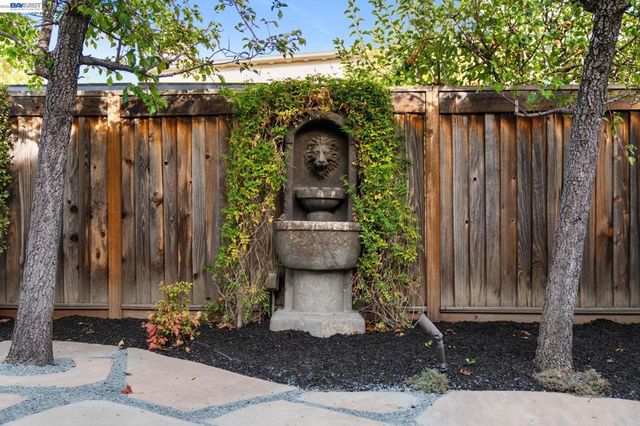 3863 Welshland St, Danville, CA 94506