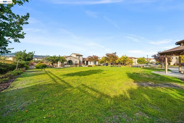 3863 Welshland St, Danville, CA 94506