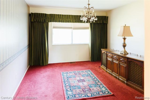 4394 Apache Drive, Burton, MI 48509