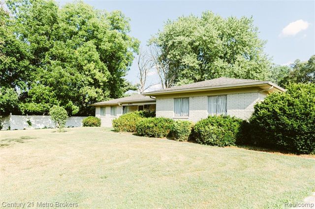 4394 Apache Drive, Burton, MI 48509