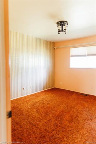4394 Apache Drive, Burton, MI 48509