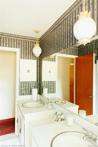 4394 Apache Drive, Burton, MI 48509