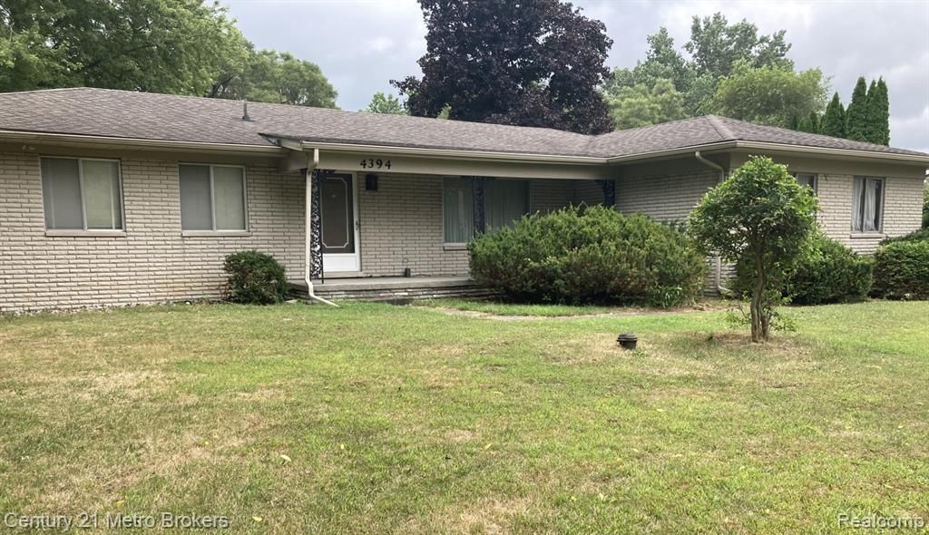 4394 Apache Drive, Burton, MI 48509