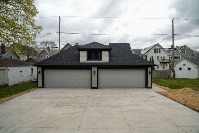 3247 N Marietta AVENUE, Milwaukee, WI 53211