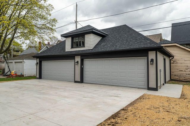 3247 N Marietta AVENUE, Milwaukee, WI 53211