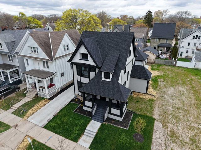 3247 N Marietta AVENUE, Milwaukee, WI 53211
