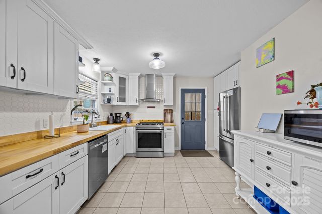 196 Weston Road, Arden, NC 28704