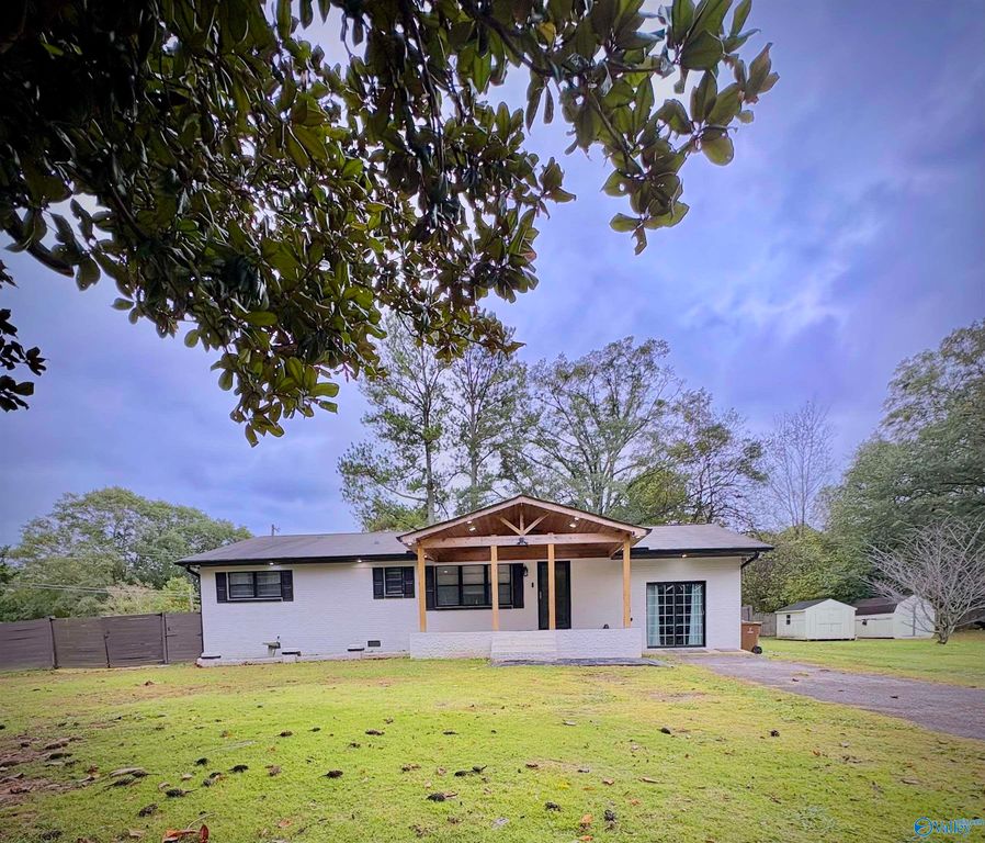 500 Carol Street, Hartselle, AL 35640