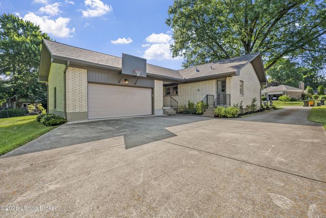 9807 Sheplet Ct, Louisville, KY 40241