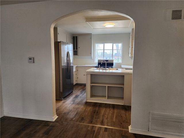 415 W Poplar Street A, Rogers, AR 72756