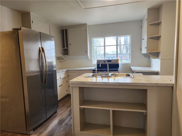 415 W Poplar Street A, Rogers, AR 72756