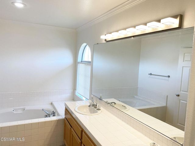 1420 Sapphire Dragon Street, Newbury Park, CA 91320