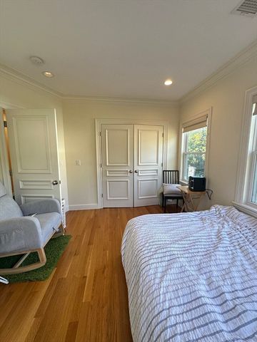 191 Newtonville Ave 191, Newton, MA 02458