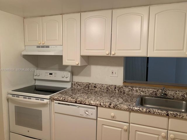 8600 SW 133rd Ave Rd 310, Miami, FL 33183