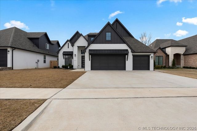 4011 W Albuquerque Street, Broken Arrow, OK 74011