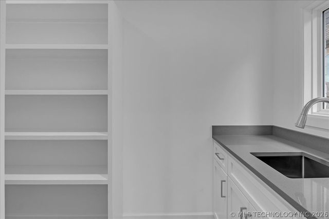 4011 W Albuquerque Street, Broken Arrow, OK 74011