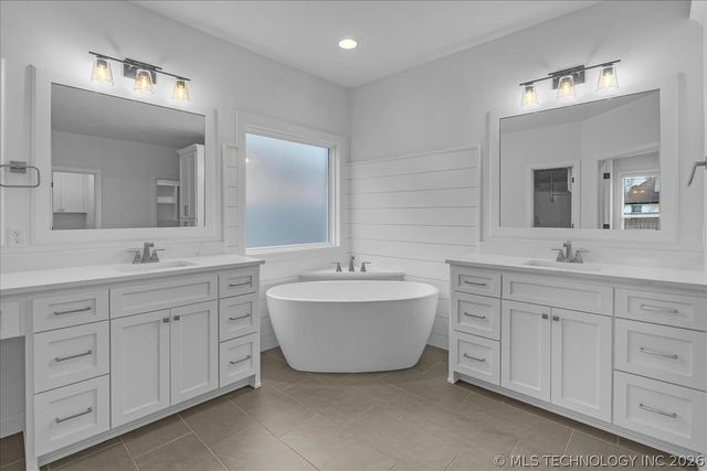 4011 W Albuquerque Street, Broken Arrow, OK 74011