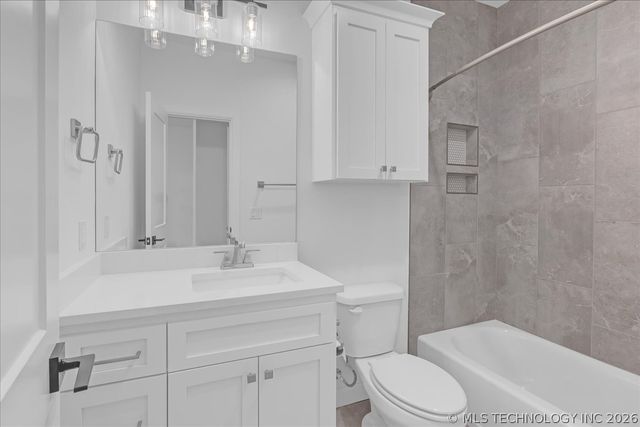 4011 W Albuquerque Street, Broken Arrow, OK 74011