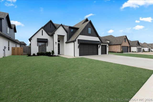 4011 W Albuquerque Street, Broken Arrow, OK 74011