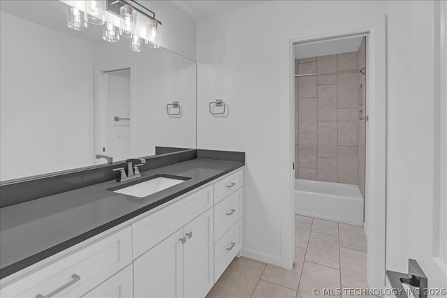 4011 W Albuquerque Street, Broken Arrow, OK 74011