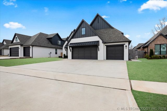 4011 W Albuquerque Street, Broken Arrow, OK 74011