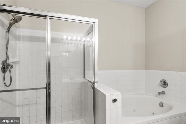 9175 CLUBHOUSE DR, Delmar, MD 21875