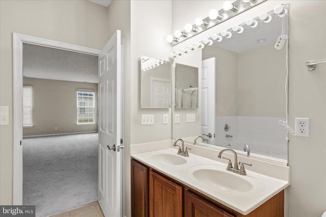 9175 CLUBHOUSE DR, Delmar, MD 21875