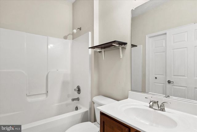 9175 CLUBHOUSE DR, Delmar, MD 21875