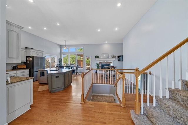 2312 SW Post Oak Court, Lee's Summit, MO 64082