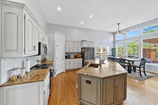 2312 SW Post Oak Court, Lee's Summit, MO 64082