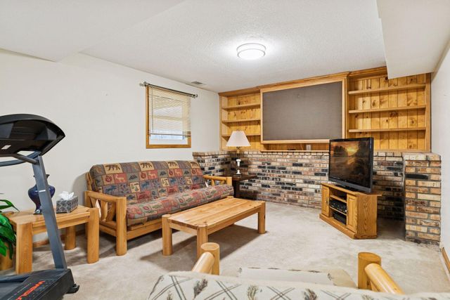 18922 Yalta Street NE, East Bethel, MN 55092