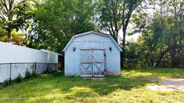 318 Kilmory Ave, Louisville, KY 40214