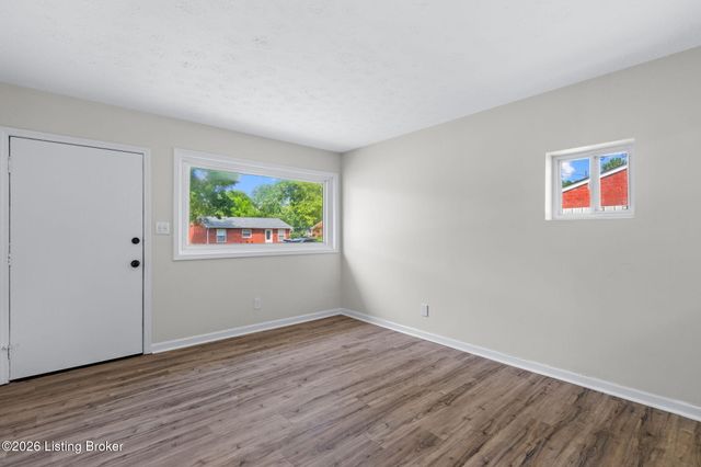 318 Kilmory Ave, Louisville, KY 40214