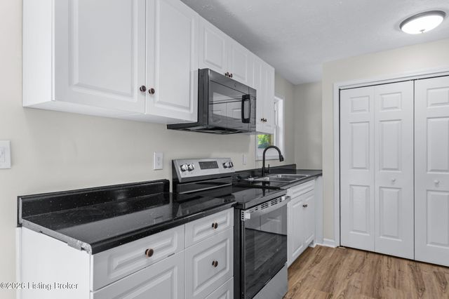 318 Kilmory Ave, Louisville, KY 40214