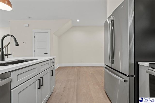 319 Railroad Ave, Florence, SC 29506