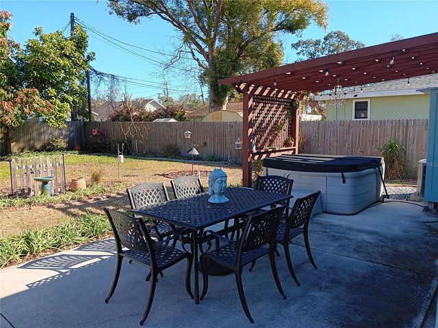 406 E PARIS STREET, Tampa, FL 33604