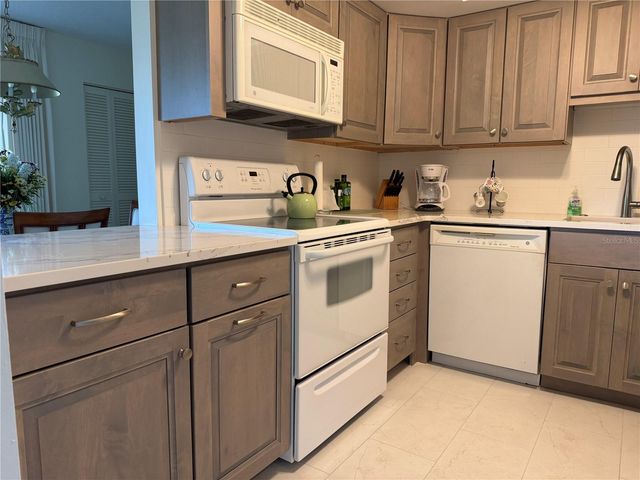 656 MIDWAY DRIVE A, Ocala, FL 34472