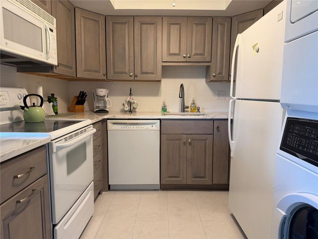 656 MIDWAY DRIVE A, Ocala, FL 34472