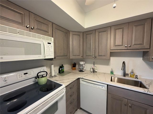 656 MIDWAY DRIVE A, Ocala, FL 34472