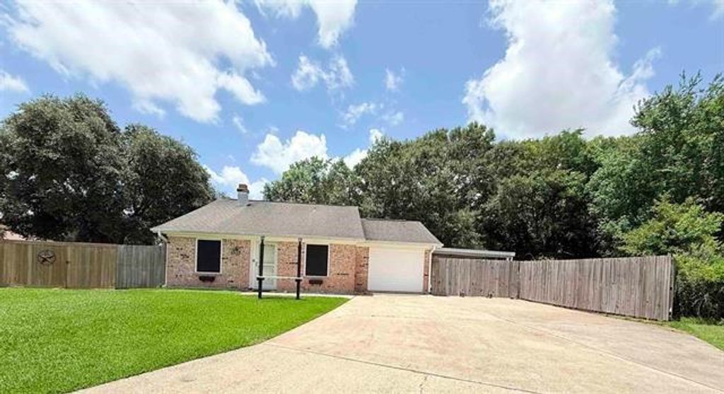 9410 Guy Circle, Beaumont, TX 77707