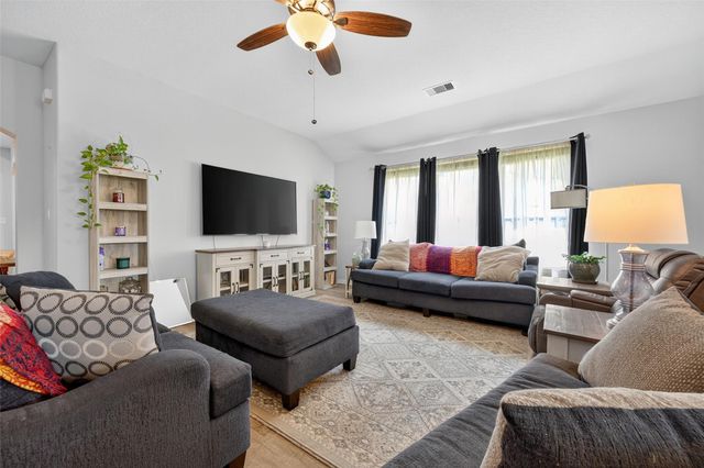 6207 Twin Fawns Drive, Conroe, TX 77303